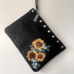 White House Black Market Large Wristlet With Dustbag NWT